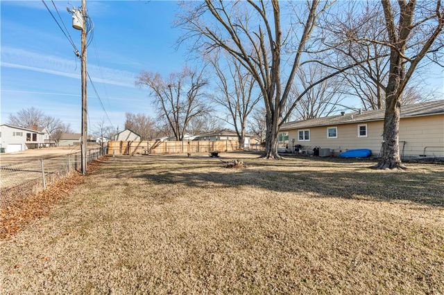 18958 S 1491 Road, Nevada, MO 64772