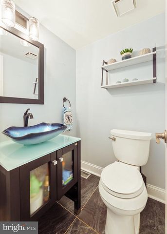 1389 FOUNTAIN RD, Newtown, PA 18940