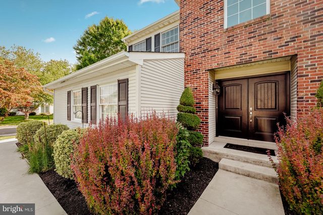 1389 FOUNTAIN RD, Newtown, PA 18940