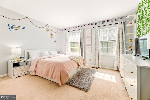 1389 FOUNTAIN RD, Newtown, PA 18940