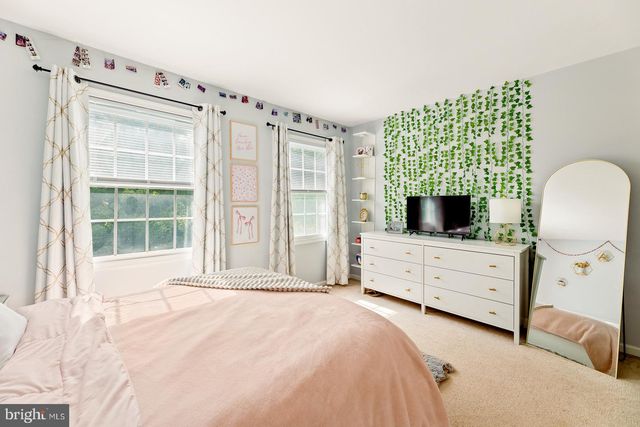 1389 FOUNTAIN RD, Newtown, PA 18940
