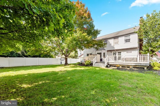 1389 FOUNTAIN RD, Newtown, PA 18940