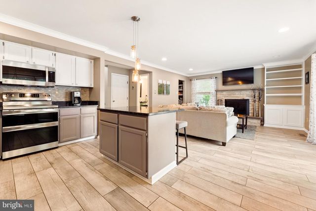1389 FOUNTAIN RD, Newtown, PA 18940