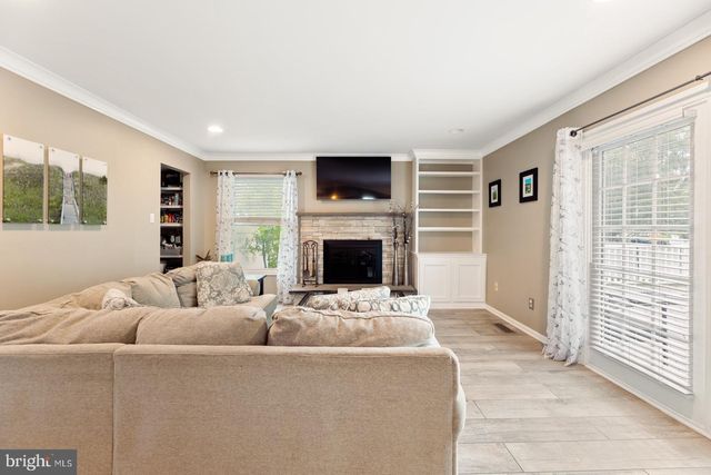 1389 FOUNTAIN RD, Newtown, PA 18940