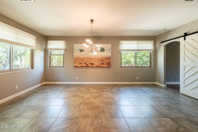1527 E GARY Way, Phoenix, AZ 85042