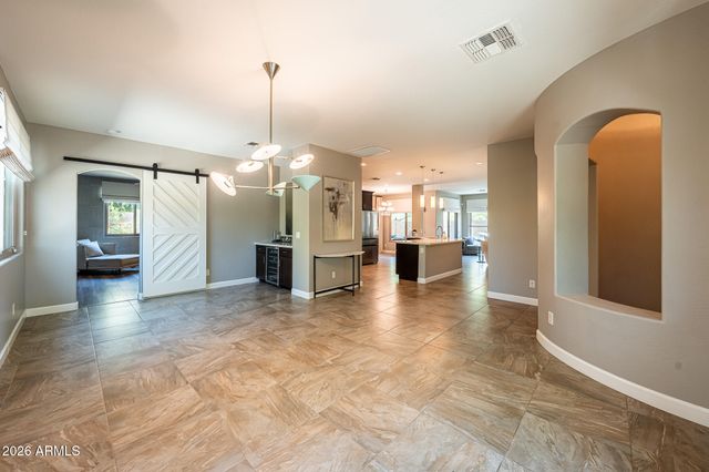 1527 E GARY Way, Phoenix, AZ 85042