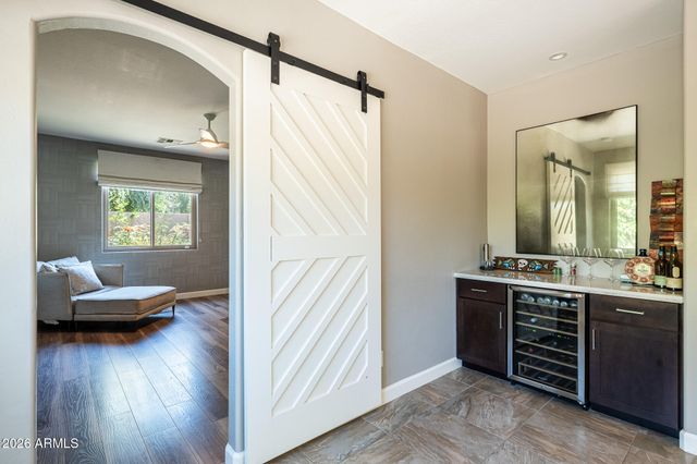 1527 E GARY Way, Phoenix, AZ 85042