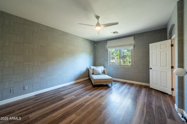 1527 E GARY Way, Phoenix, AZ 85042