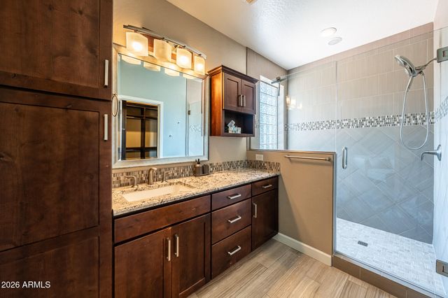 1527 E GARY Way, Phoenix, AZ 85042