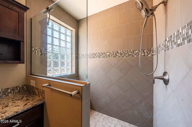 1527 E GARY Way, Phoenix, AZ 85042