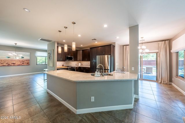 1527 E GARY Way, Phoenix, AZ 85042