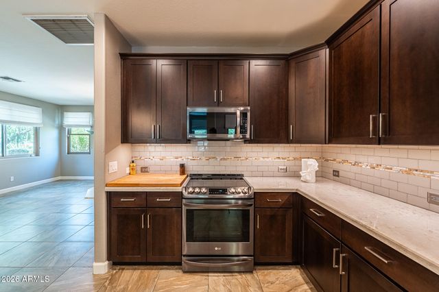1527 E GARY Way, Phoenix, AZ 85042