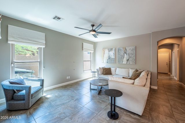 1527 E GARY Way, Phoenix, AZ 85042