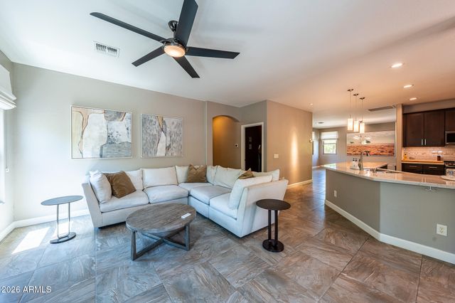 1527 E GARY Way, Phoenix, AZ 85042