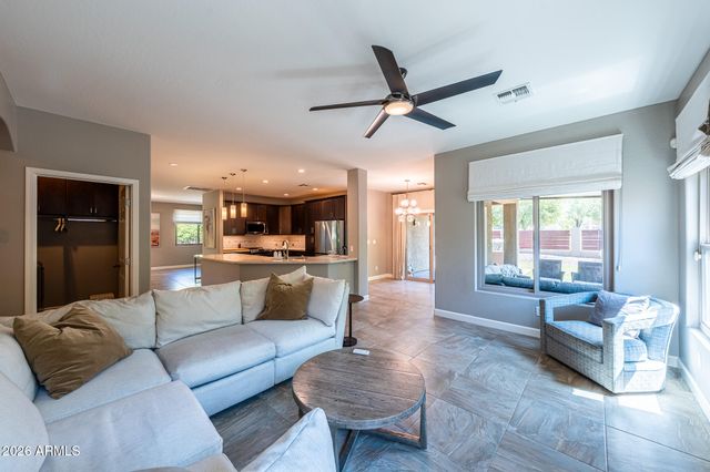 1527 E GARY Way, Phoenix, AZ 85042