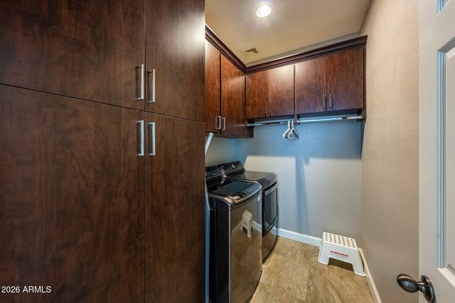 1527 E GARY Way, Phoenix, AZ 85042