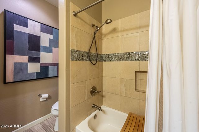 1527 E GARY Way, Phoenix, AZ 85042