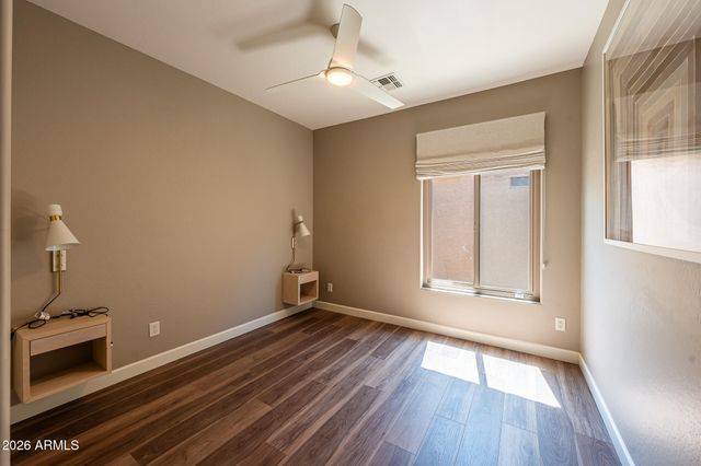 1527 E GARY Way, Phoenix, AZ 85042