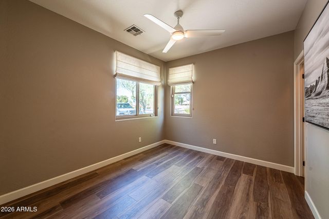 1527 E GARY Way, Phoenix, AZ 85042