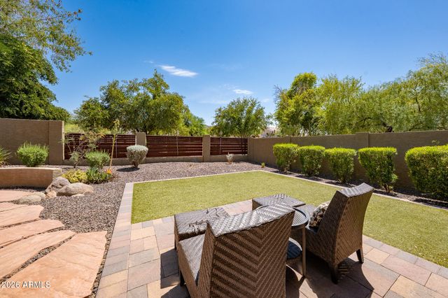 1527 E GARY Way, Phoenix, AZ 85042