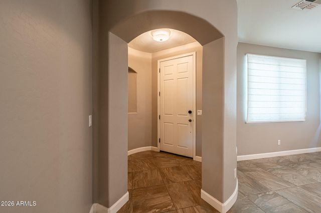 1527 E GARY Way, Phoenix, AZ 85042