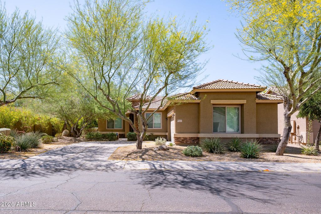 1527 E GARY Way, Phoenix, AZ 85042
