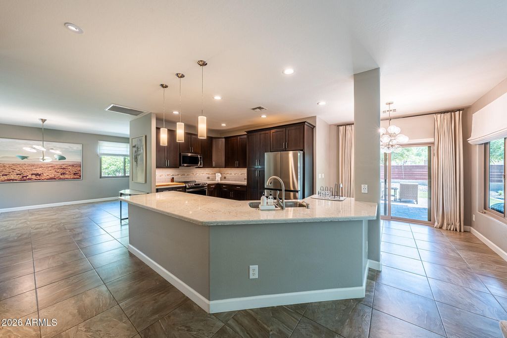 Image 22 of property listing at 1527 E GARY Way, Phoenix, AZ 85042