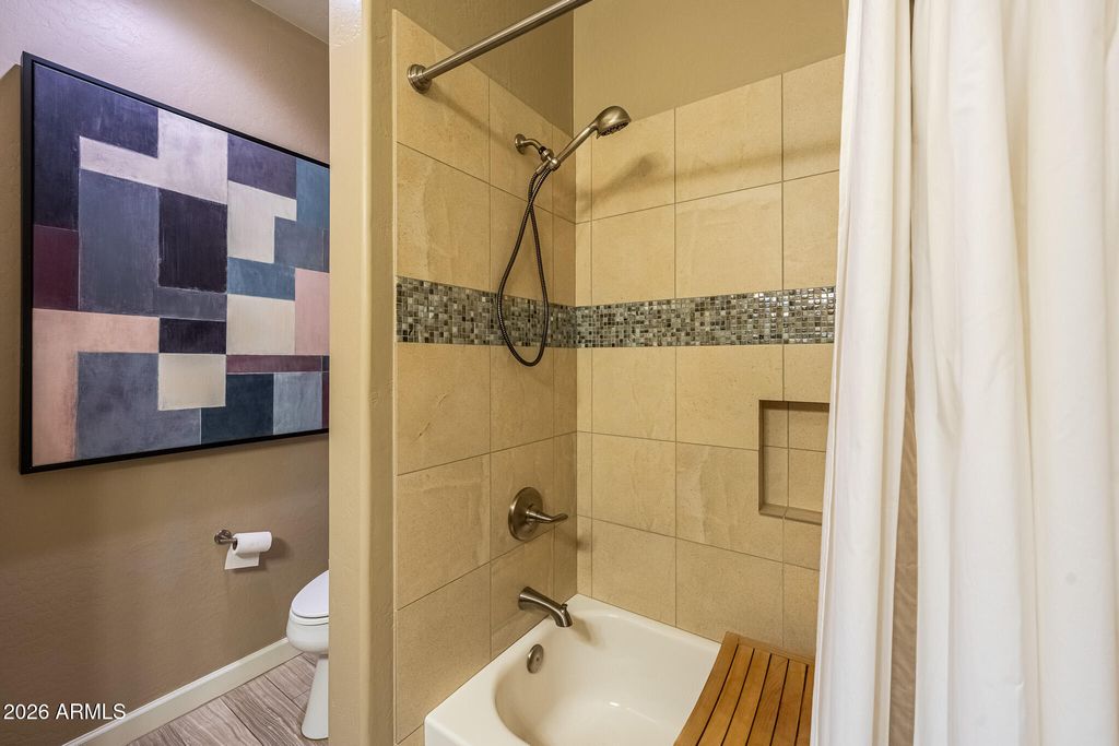Image 35 of property listing at 1527 E GARY Way, Phoenix, AZ 85042