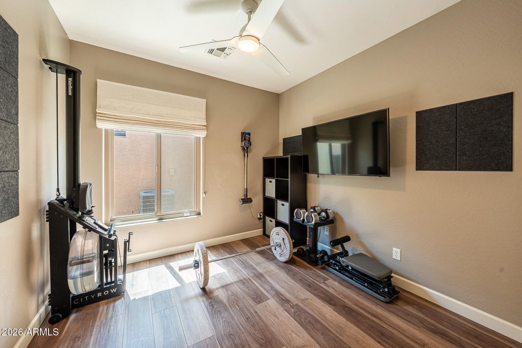 Image 40 of property listing at 1527 E GARY Way, Phoenix, AZ 85042