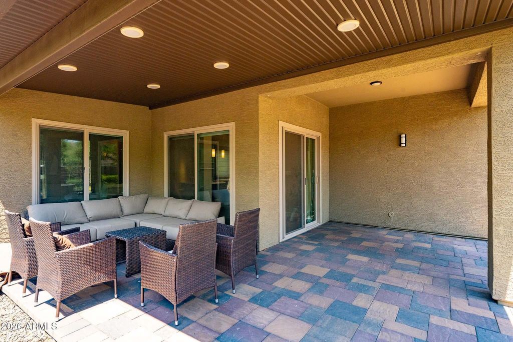 Image 42 of property listing at 1527 E GARY Way, Phoenix, AZ 85042