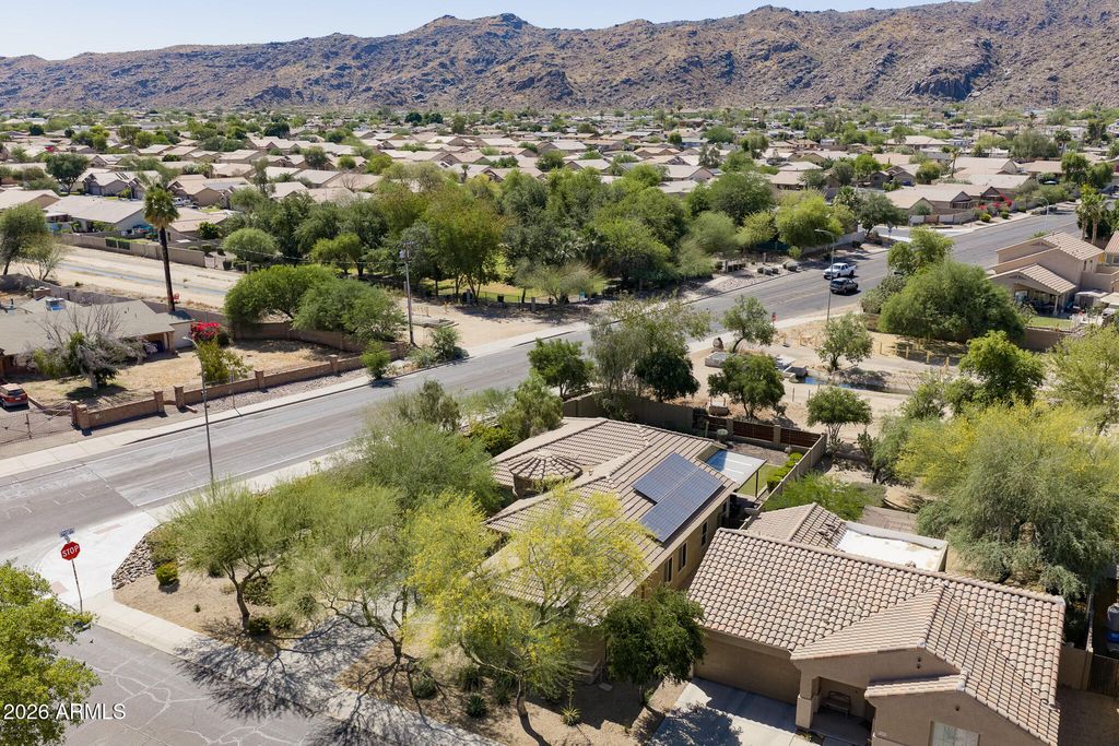 Image 50 of property listing at 1527 E GARY Way, Phoenix, AZ 85042