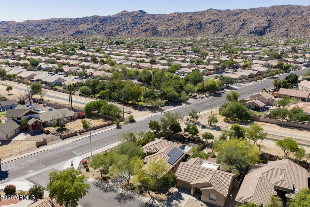Image 51 of property listing at 1527 E GARY Way, Phoenix, AZ 85042