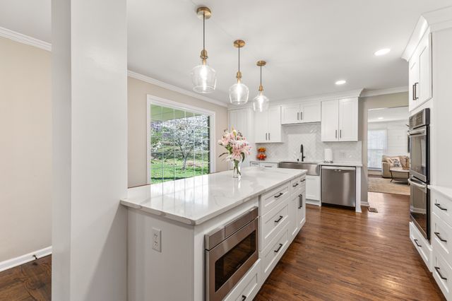 107 Nathan Forest Dr, Hendersonville, TN 37075