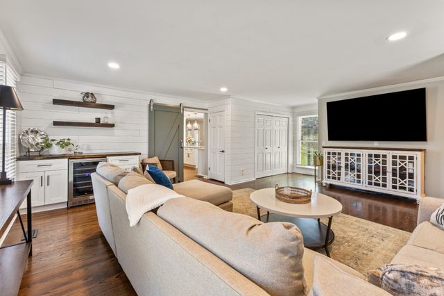 107 Nathan Forest Dr, Hendersonville, TN 37075