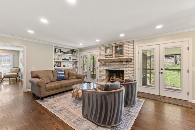 107 Nathan Forest Dr, Hendersonville, TN 37075