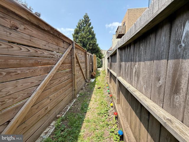 1516 NORTH ST, Philadelphia, PA 19130