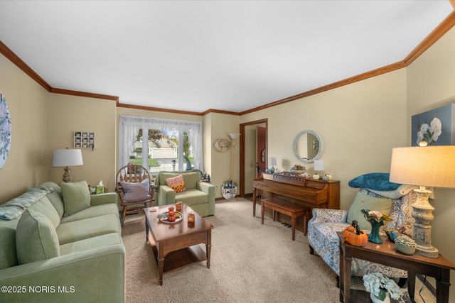 6025 Hawthorne Drive, Sylvania, OH 43560