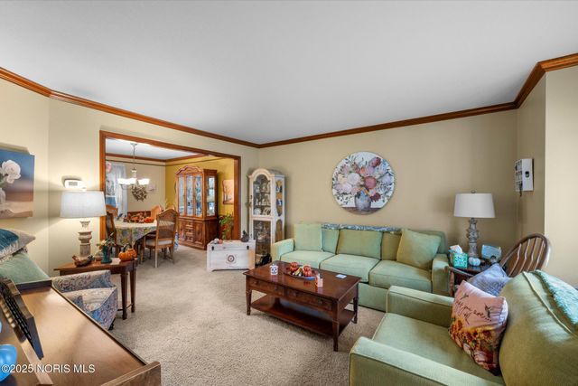 6025 Hawthorne Drive, Sylvania, OH 43560