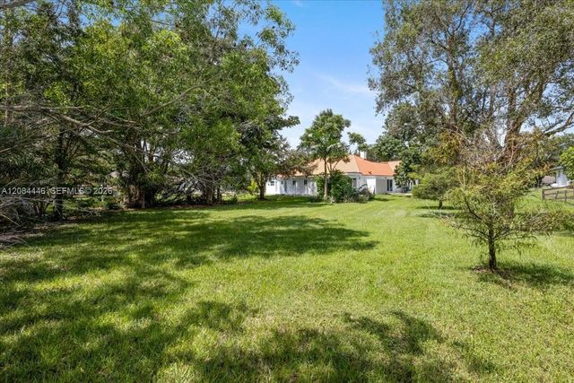 5600 SW 195th Terrace, Southwest Ranches, FL 33332