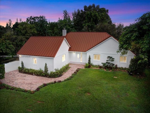 5600 SW 195th Terrace, Southwest Ranches, FL 33332