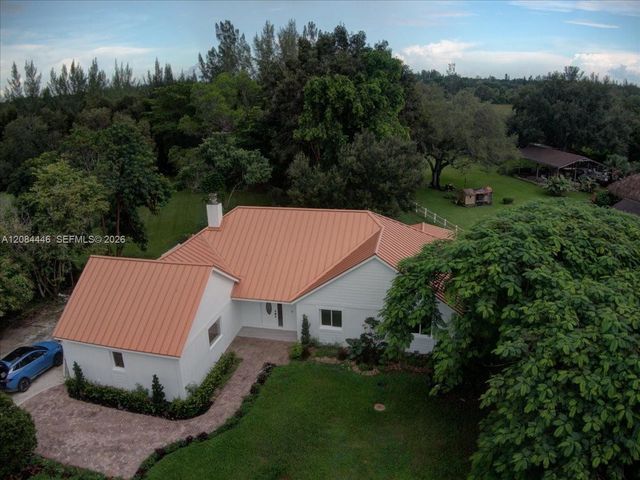 5600 SW 195th Terrace, Southwest Ranches, FL 33332
