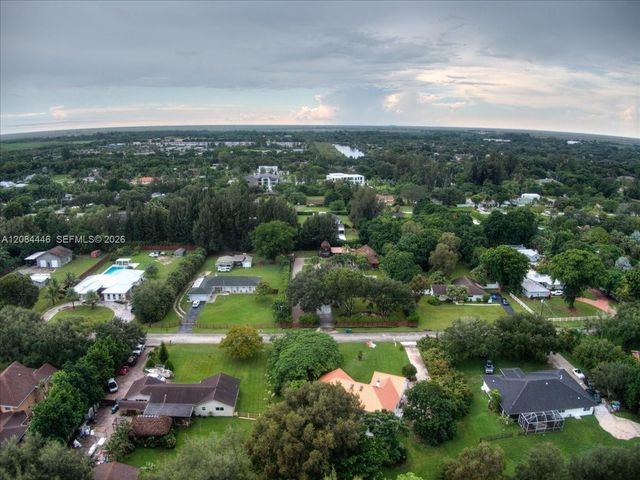 5600 SW 195th Terrace, Southwest Ranches, FL 33332