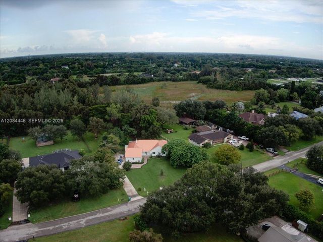 5600 SW 195th Terrace, Southwest Ranches, FL 33332