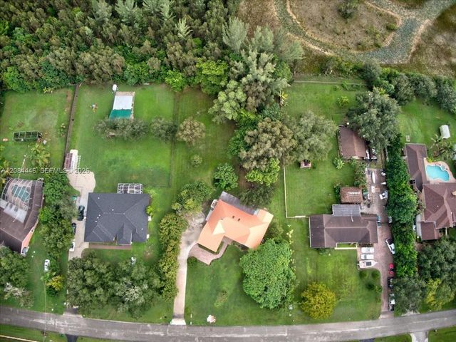 5600 SW 195th Terrace, Southwest Ranches, FL 33332