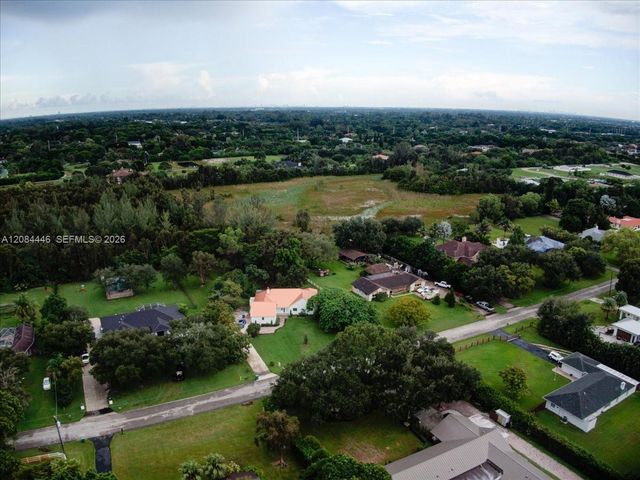 5600 SW 195th Terrace, Southwest Ranches, FL 33332