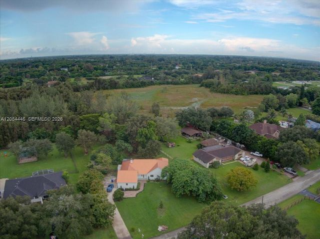 5600 SW 195th Terrace, Southwest Ranches, FL 33332