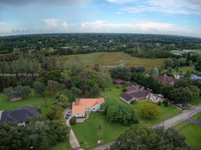 5600 SW 195th Terrace, Southwest Ranches, FL 33332