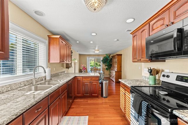 2512 S 361 Street, Federal Way, WA 98003
