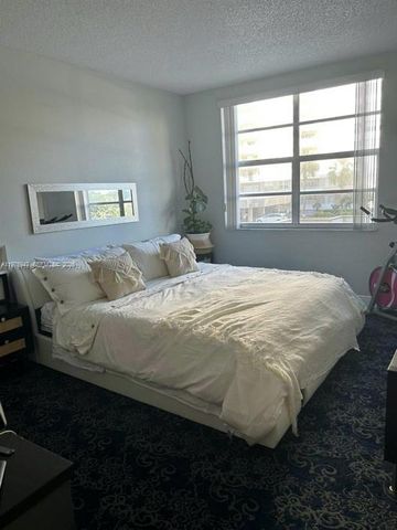 1985 S Ocean Dr 2B, Hallandale Beach, FL 33009