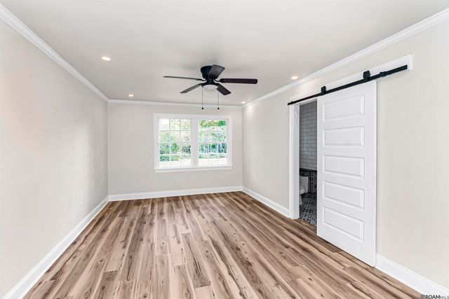 275 E Riveroaks Dr, Baton Rouge, LA 70815